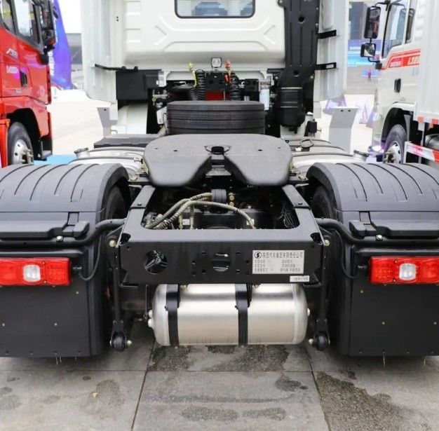 SHACMAN X3000 4x2 Тракторы с головкой прицепа Сильный тракторный грузовик 375hp WEICHAI двигатель