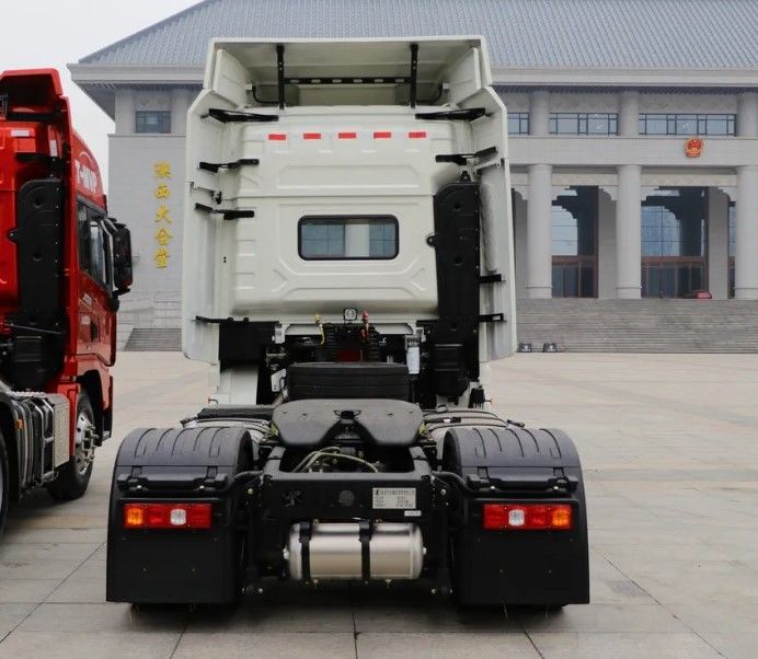 SHACMAN Трактор X3000 CUMMINS 420HP 6X4 4x2 Тракторный грузовик Для продажи