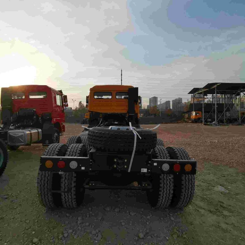 Красный SHACMAN F3000 375HP Euro V 6-колесный трактор голова 4x2 WEICHAI двигатель