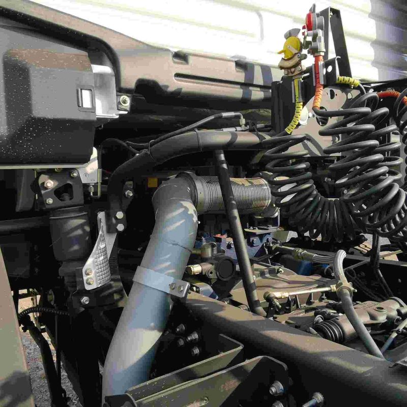Красный SHACMAN F3000 375HP Euro V 6-колесный трактор голова 4x2 WEICHAI двигатель