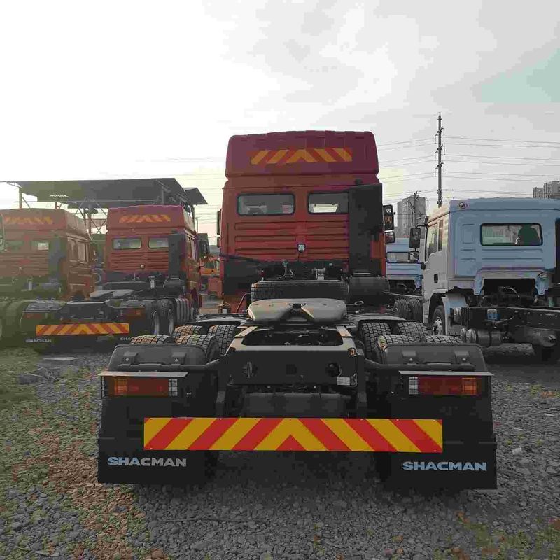 Красный SHACMAN F3000 375HP Euro V 6 колесная головка трактора 4x2 WEICHAI двигатель
